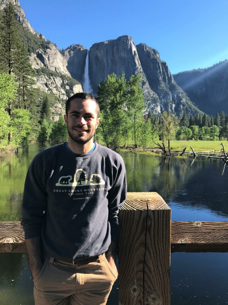 Photo of Jake Wood, 2021 Aspireship Grad and new BDR hire at Simplr, a SaaS company, on a hiking trip. for the Aspireship success story blog feature "from fitness to SaaS sales."