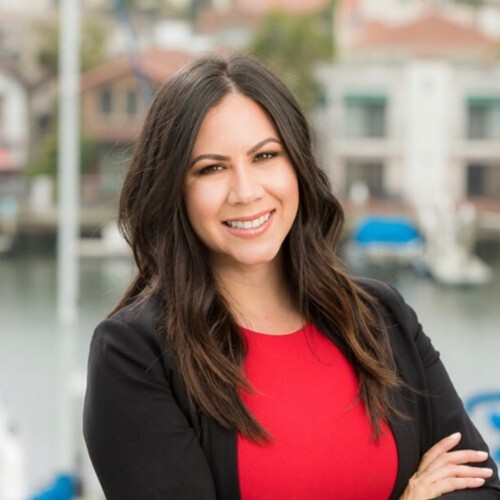 Photo of 2020 Aspireship grad Jaclyn Garcia, who turned to Aspireship for help after losing her job in hospitality sales and got a job in SaaS sales as an AE for a construction software company; in this blog post she tells what the first six months were like starting her new career in tech sales.