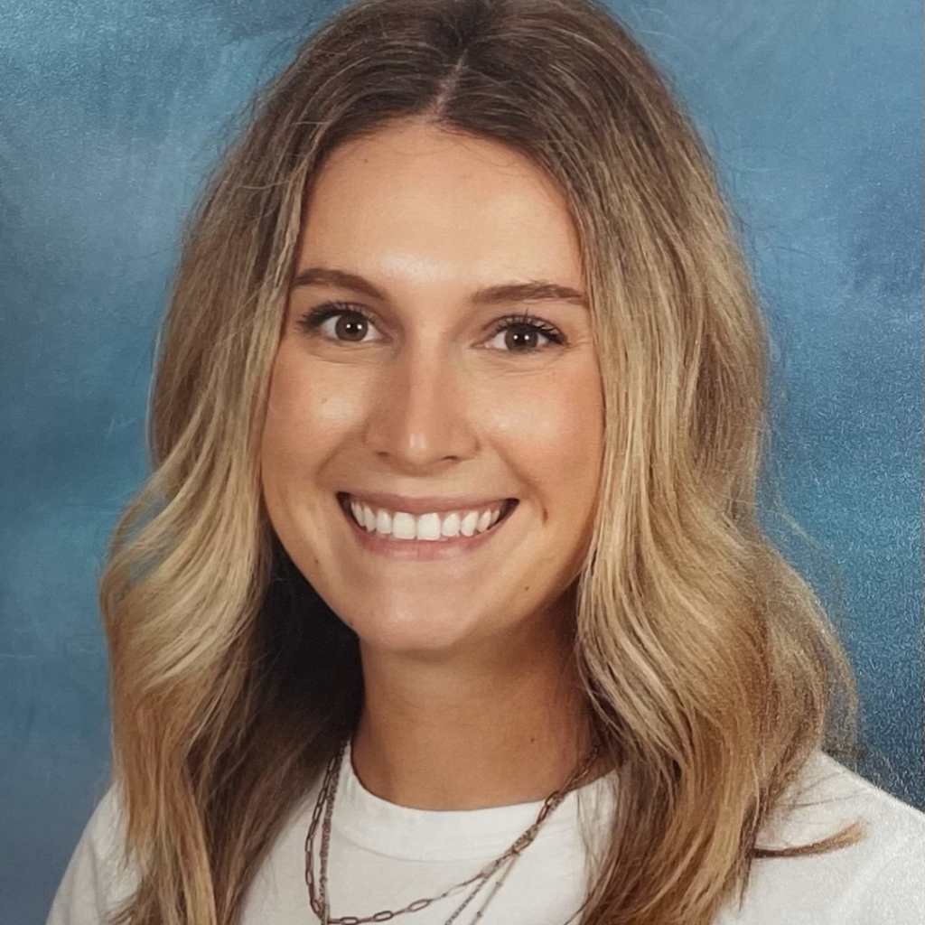 Photo of Sydney Swanson, a former teacher that was able to transition into a career in SaaS sales with the help of Aspireship's on-demand sales training and job placement program.