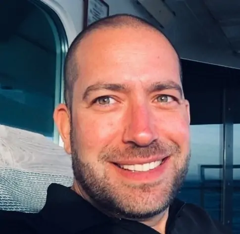 Photo of Nick Capozzi, Head of Storytelling at Demostack, and upcoming speaker at Aspireship Live! on the topic: "Storytelling in Sales and Customer Success."